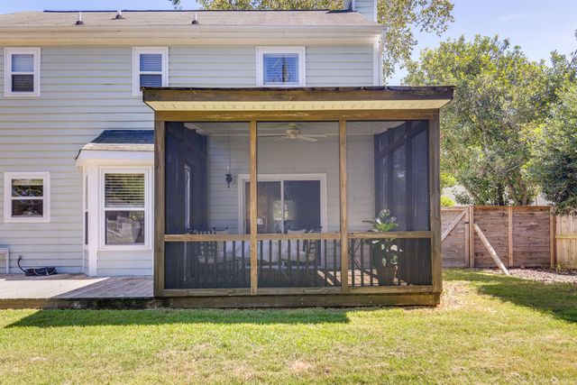 1427 Oaklanding Road, Mount Pleasant, SC 29464
