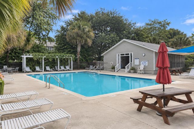 1427 Oaklanding Road, Mount Pleasant, SC 29464
