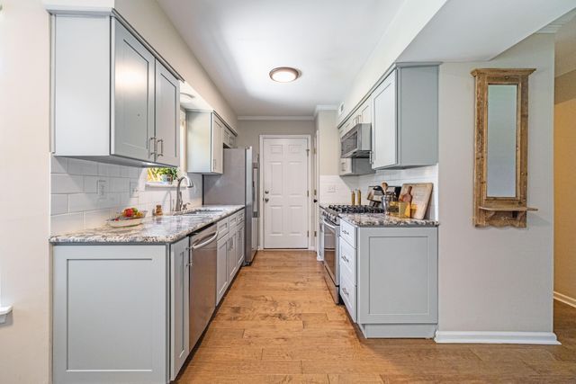 1427 Oaklanding Road, Mount Pleasant, SC 29464