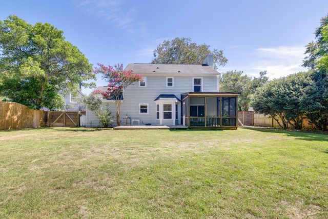 1427 Oaklanding Road, Mount Pleasant, SC 29464
