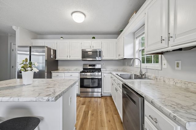 2040 Wild Cherry Ct, Lewisburg, TN 37091
