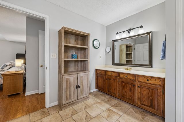 2040 Wild Cherry Ct, Lewisburg, TN 37091