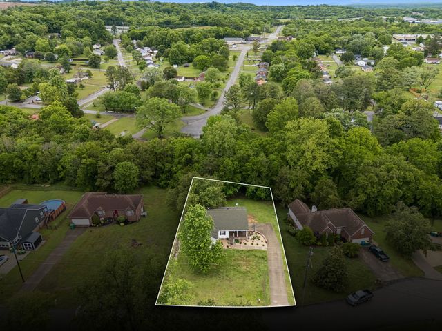 2040 Wild Cherry Ct, Lewisburg, TN 37091