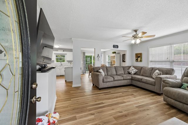 2040 Wild Cherry Ct, Lewisburg, TN 37091