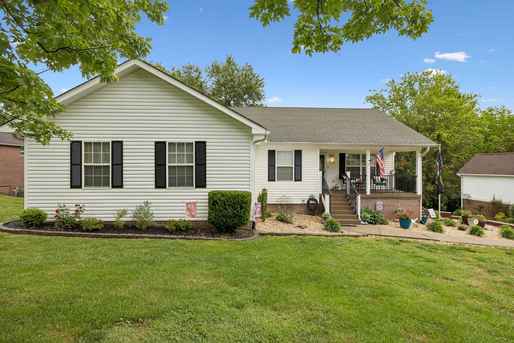 2040 Wild Cherry Ct, Lewisburg, TN 37091
