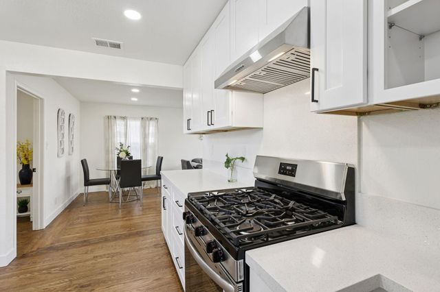 9638 E St, Oakland, CA 94603