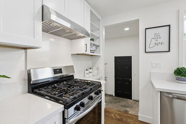 9638 E St, Oakland, CA 94603