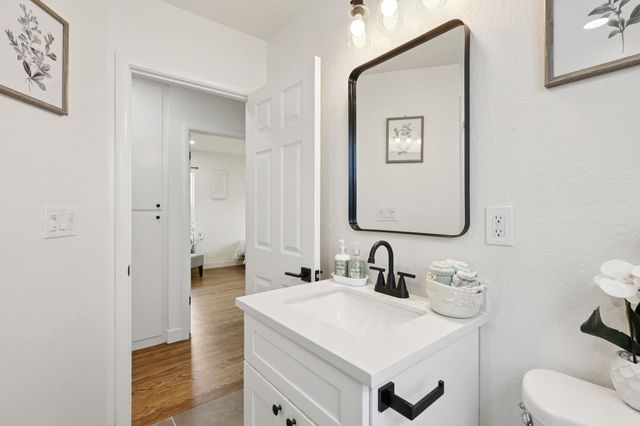 9638 E St, Oakland, CA 94603