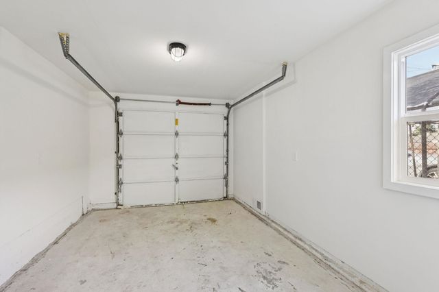 9638 E St, Oakland, CA 94603