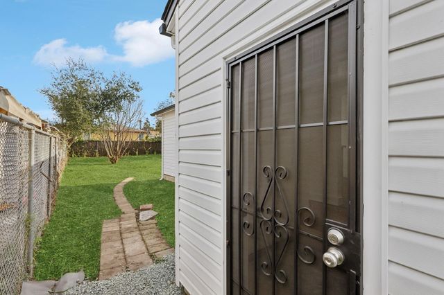 9638 E St, Oakland, CA 94603