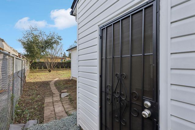 9638 E St, Oakland, CA 94603