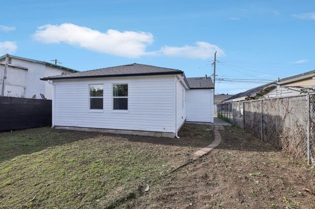 9638 E St, Oakland, CA 94603