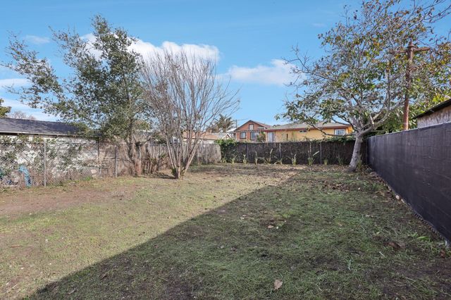 9638 E St, Oakland, CA 94603