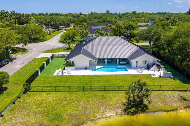 9201 SW 102nd St, Miami, FL 33176