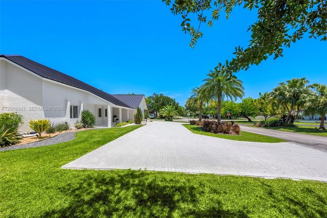 9201 SW 102nd St, Miami, FL 33176