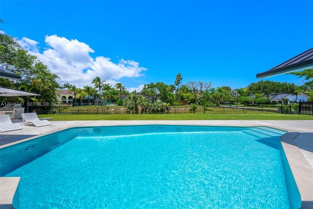 9201 SW 102nd St, Miami, FL 33176