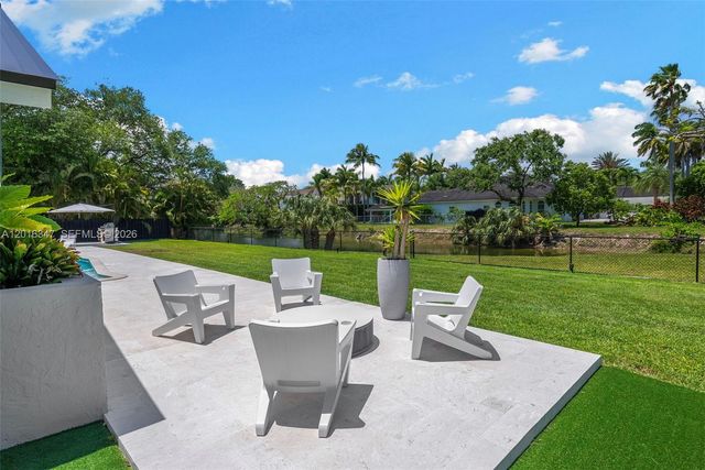 9201 SW 102nd St, Miami, FL 33176