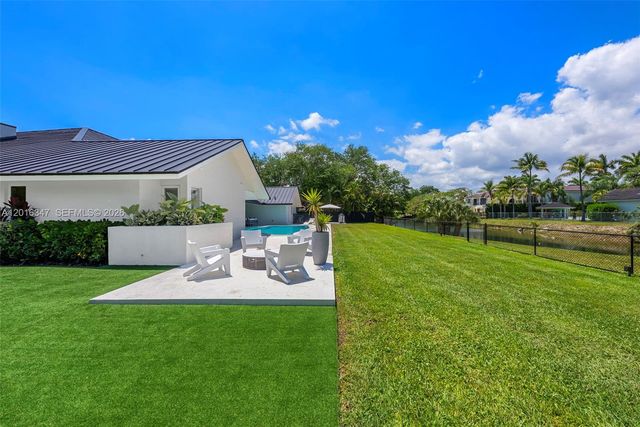9201 SW 102nd St, Miami, FL 33176