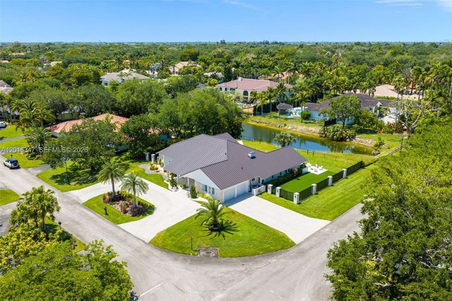 9201 SW 102nd St, Miami, FL 33176
