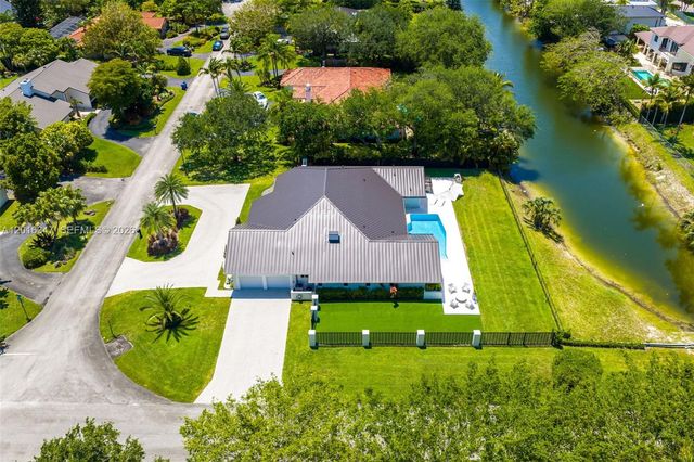 9201 SW 102nd St, Miami, FL 33176
