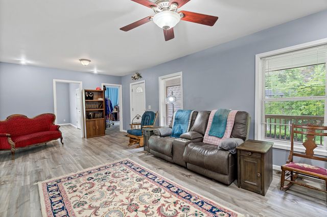 902 UNION ST ST, Glasgow, MO 65254