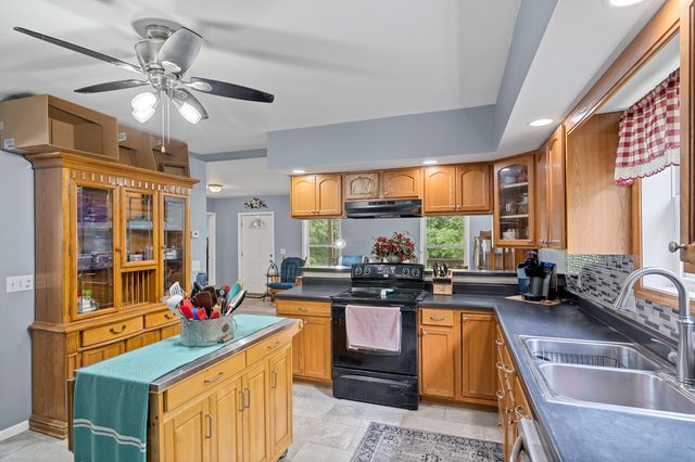 902 UNION ST ST, Glasgow, MO 65254