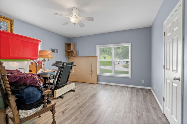 902 UNION ST ST, Glasgow, MO 65254