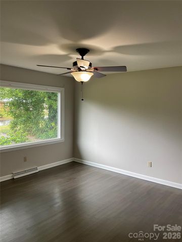 2346 Woodleaf Drive, Gastonia, NC 28052
