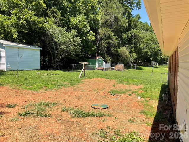 2346 Woodleaf Drive, Gastonia, NC 28052