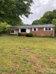 2346 Woodleaf Drive, Gastonia, NC 28052