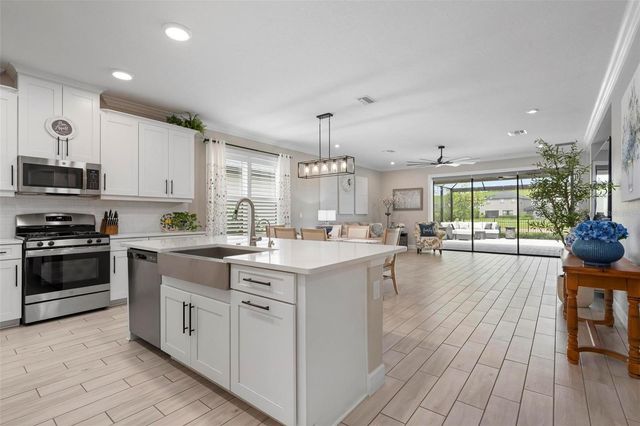 6420 GRANDVIEW HILL COURT, Bradenton, FL 34203