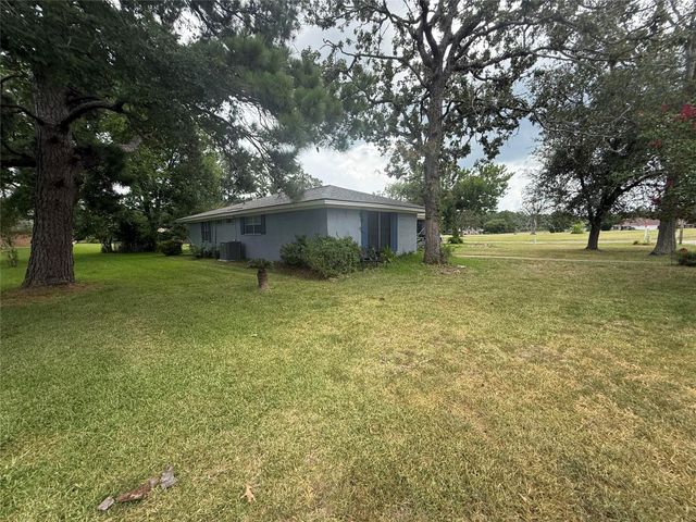 15 Meadow Lake Drive, Trinity, TX 75862