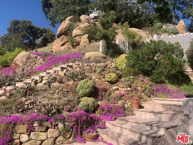 21630 Saddle Peak Road, Topanga, CA 90290