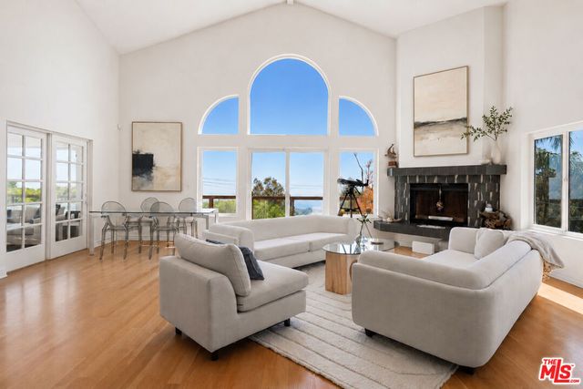 21630 Saddle Peak Road, Topanga, CA 90290