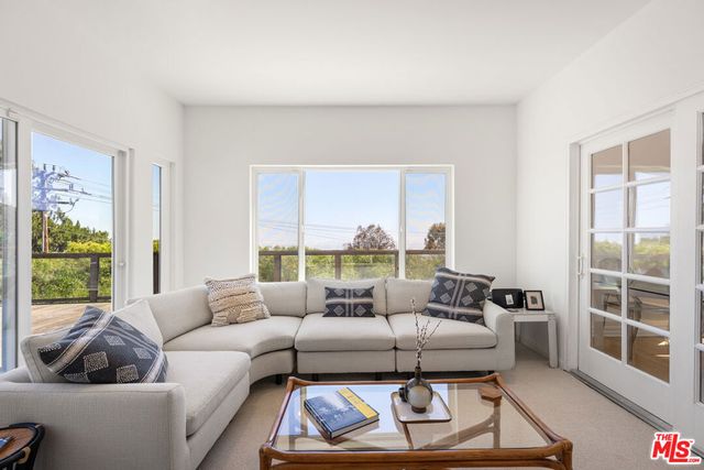 21630 Saddle Peak Road, Topanga, CA 90290