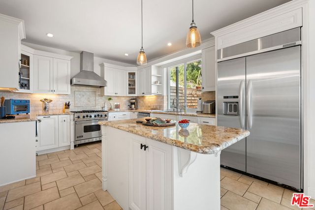 21630 Saddle Peak Road, Topanga, CA 90290