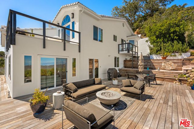 21630 Saddle Peak Road, Topanga, CA 90290
