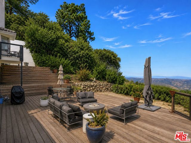 21630 Saddle Peak Road, Topanga, CA 90290
