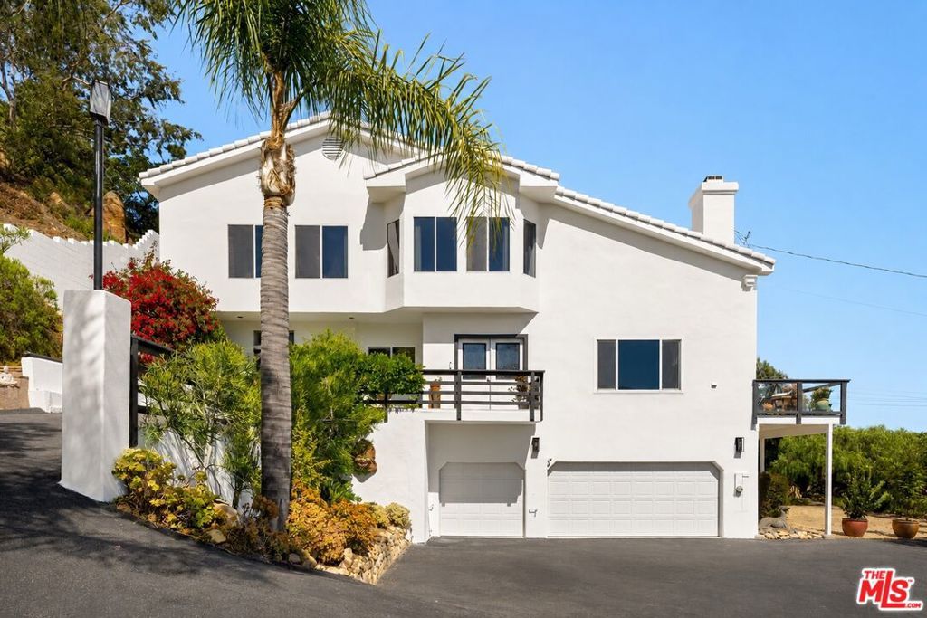 21630 Saddle Peak Road, Topanga, CA 90290