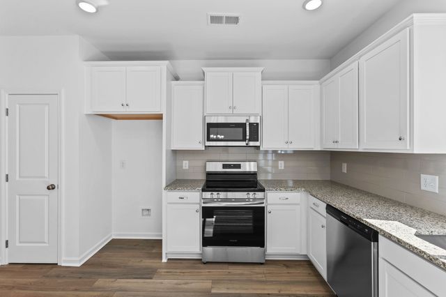 133 Ironhorse Way, Dickson, TN 37055