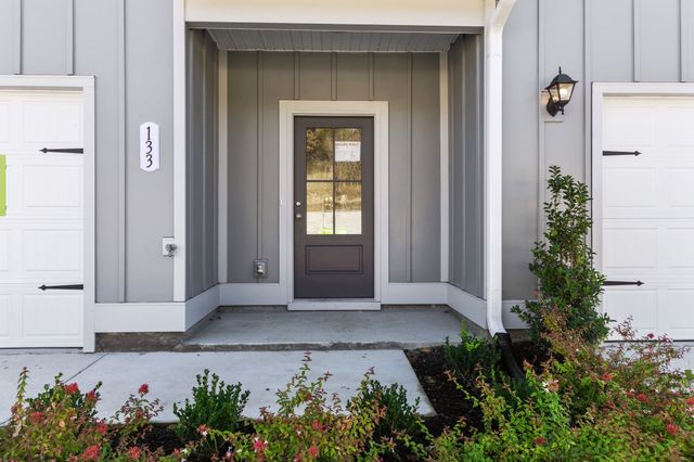 133 Ironhorse Way, Dickson, TN 37055