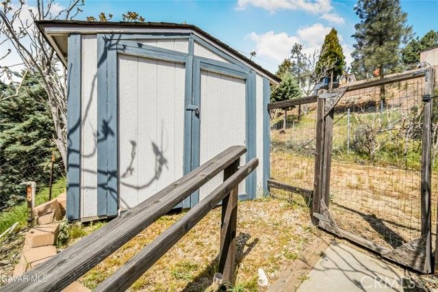 17743 Elizabeth Lake, Lake Hughes, CA 93532