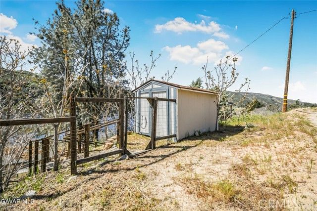 17743 Elizabeth Lake, Lake Hughes, CA 93532