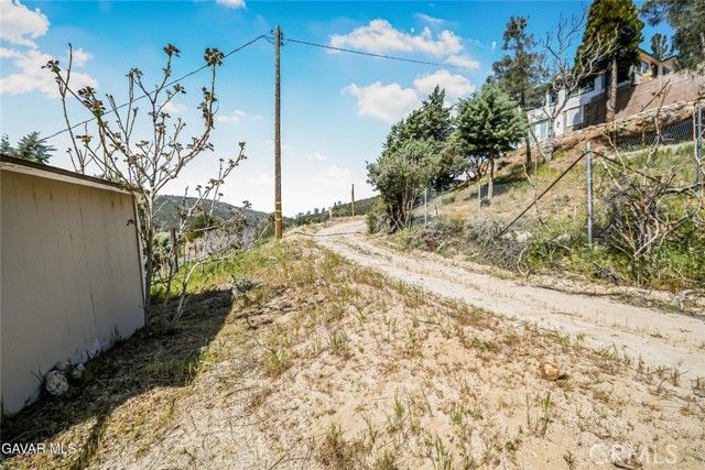 17743 Elizabeth Lake, Lake Hughes, CA 93532