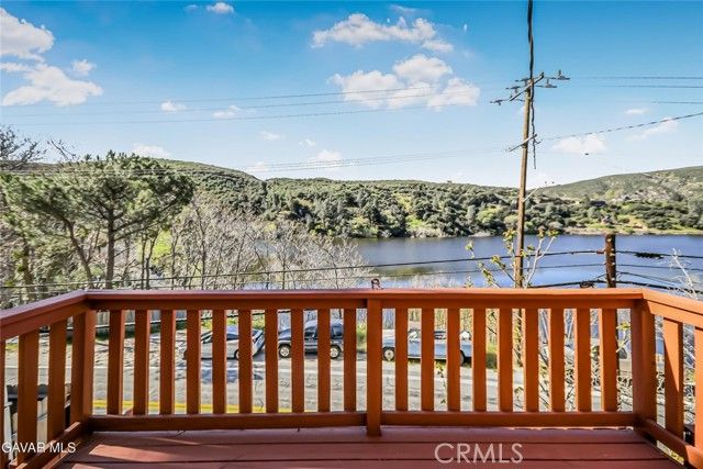 17743 Elizabeth Lake, Lake Hughes, CA 93532