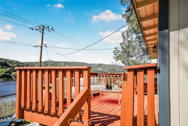 17743 Elizabeth Lake, Lake Hughes, CA 93532