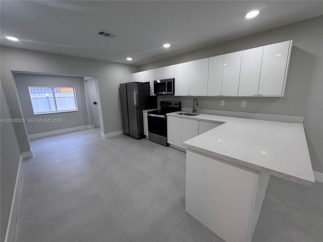 850 NW 109th St 852, Miami, FL 33168