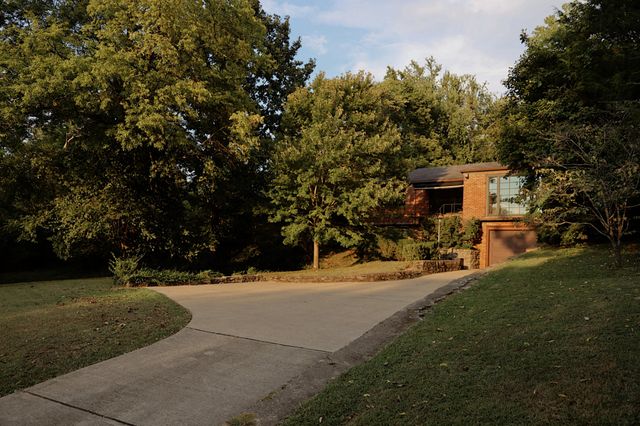 4310 Scenic Dr, Nashville, TN 37204