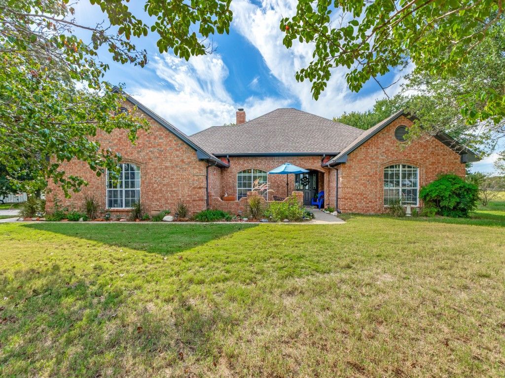 12024 Friendship Road, Pilot Point, TX 76258