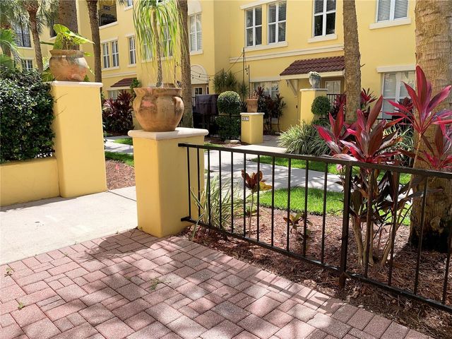 601 CASABELLA CIRCLE, Tampa, FL 33609